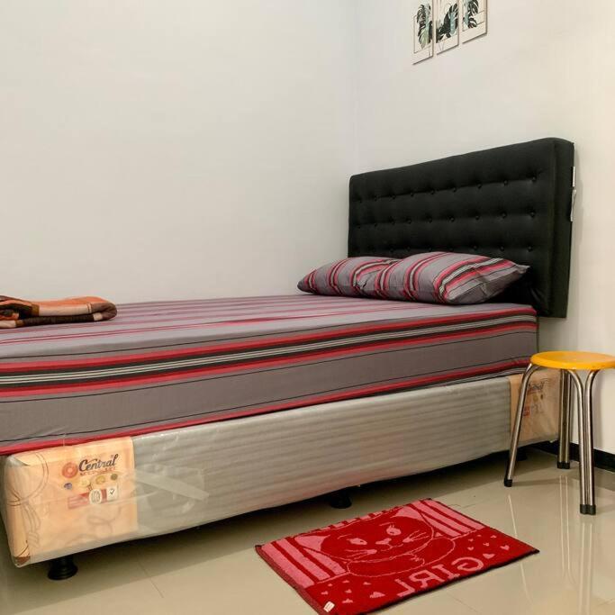 Kayz Villa Batu Dengan Kolam Renang Pribadi Kültér fotó